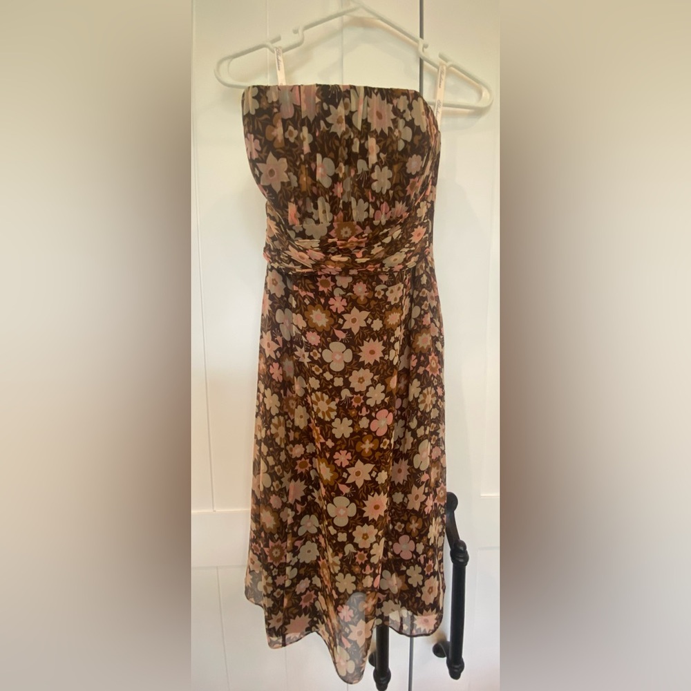 Gorgeous strapless, size 2 floral dress.
